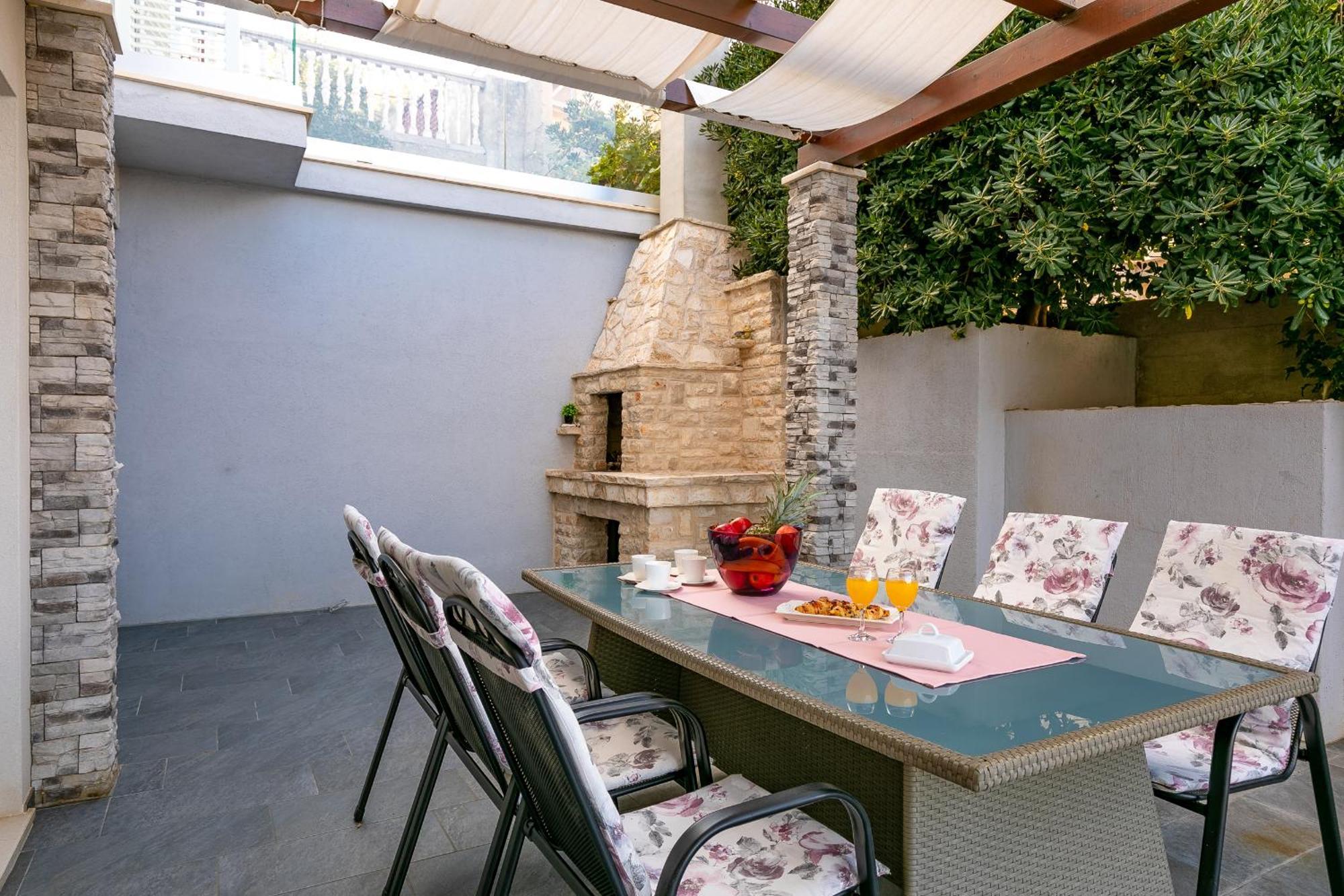 Holiday House Martinovic Prigradica Exterior photo
